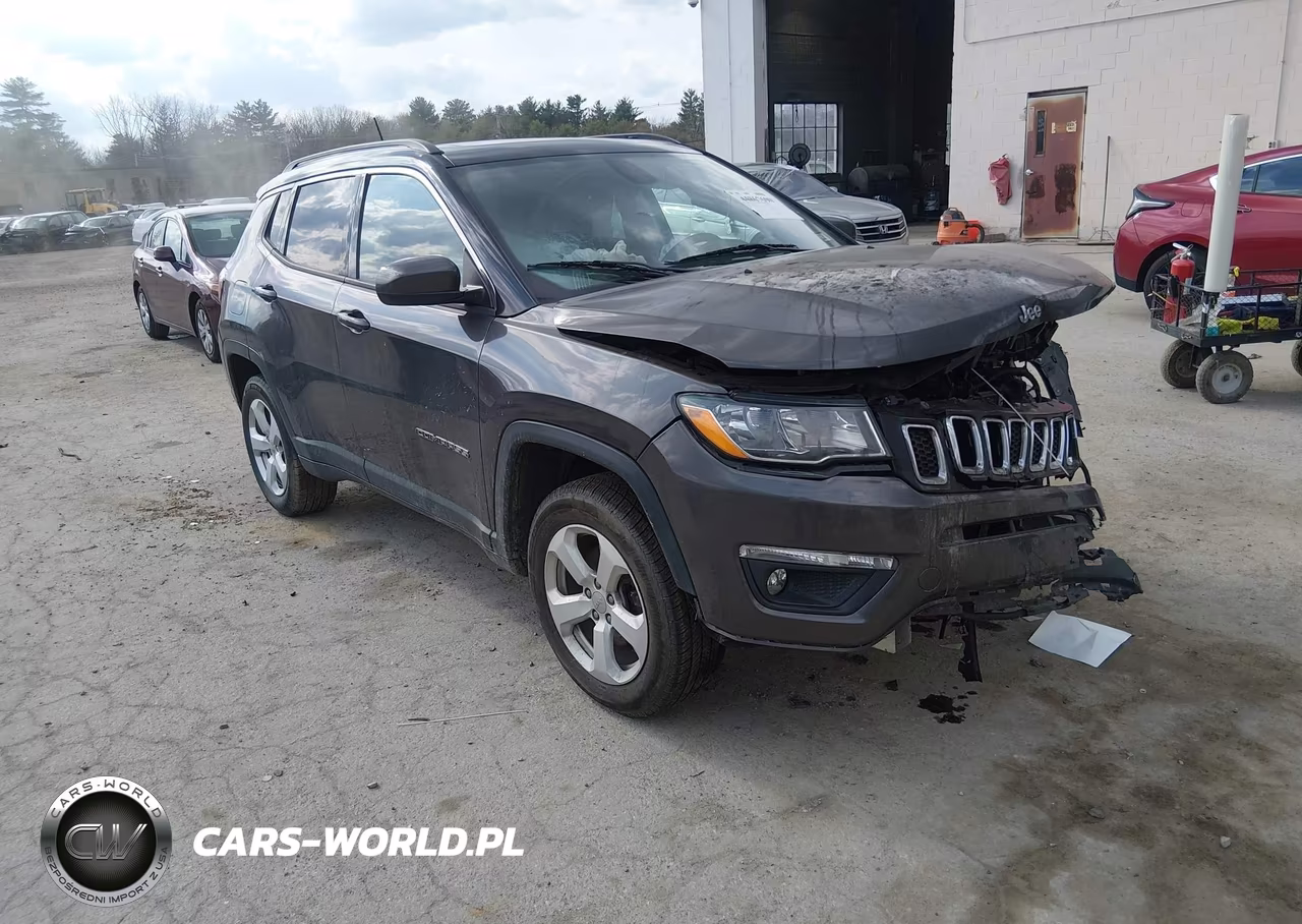 2018 Jeep Compass Latitude 4X4 – zdjęcie 1 z 17