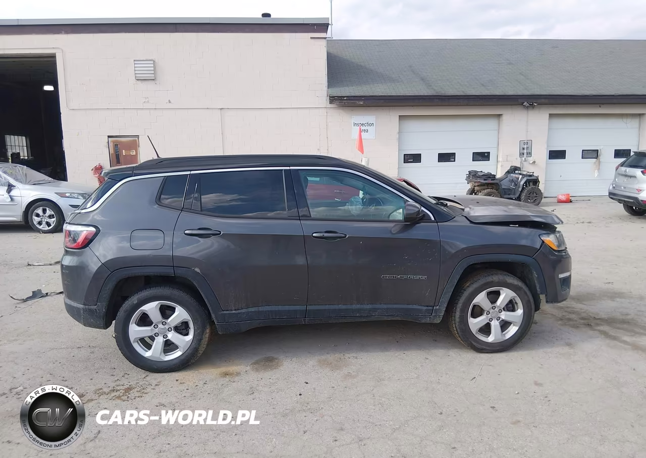 2018 Jeep Compass Latitude 4X4 VIN:3C4NJDBB9JT399035 - 14
