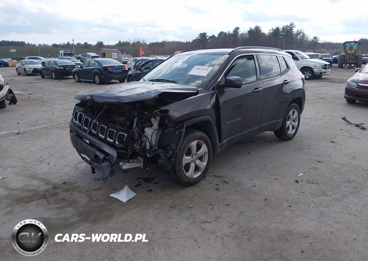 2018 Jeep Compass Latitude 4X4 VIN:3C4NJDBB9JT399035 - 2