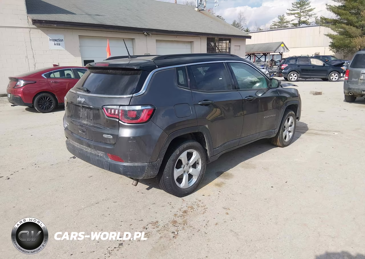 2018 Jeep Compass Latitude 4X4 VIN:3C4NJDBB9JT399035 - 4
