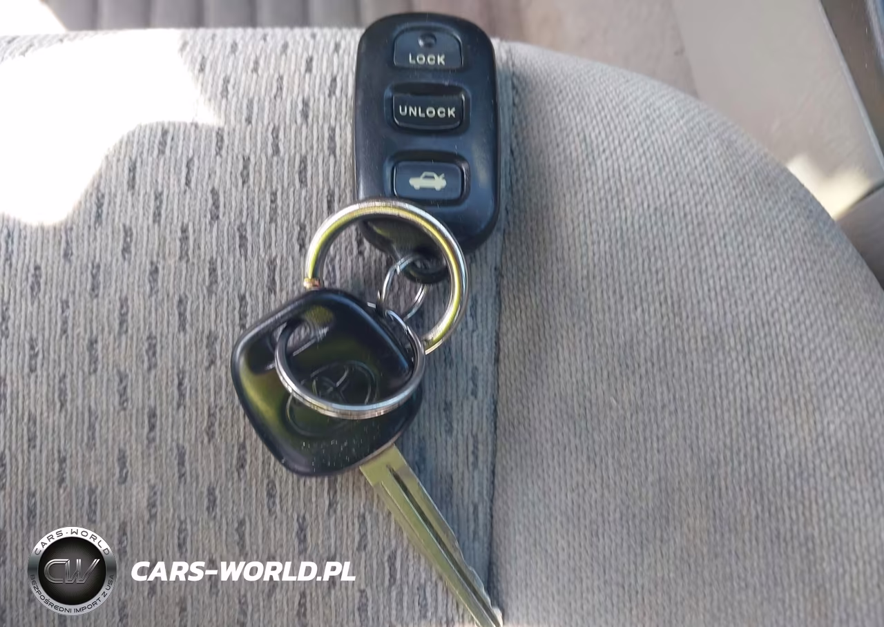 2002 Toyota Camry Le V6 VIN:4T1BF30K72U526739 - 11