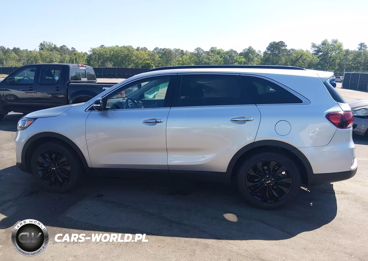 2020 Kia Sorento 3.3L S VIN:5XYPG4A55LG693870 - 14