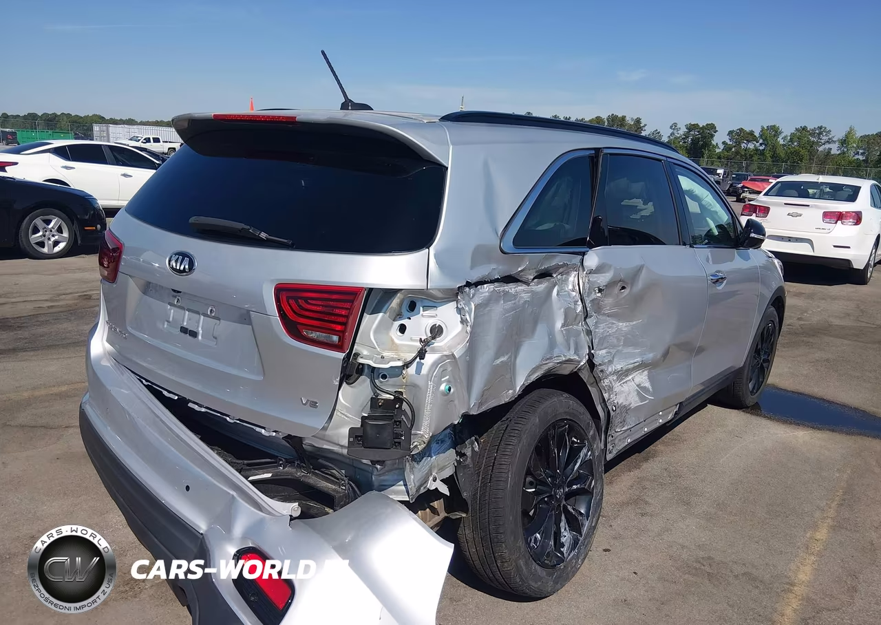 2020 Kia Sorento 3.3L S VIN:5XYPG4A55LG693870 - 4