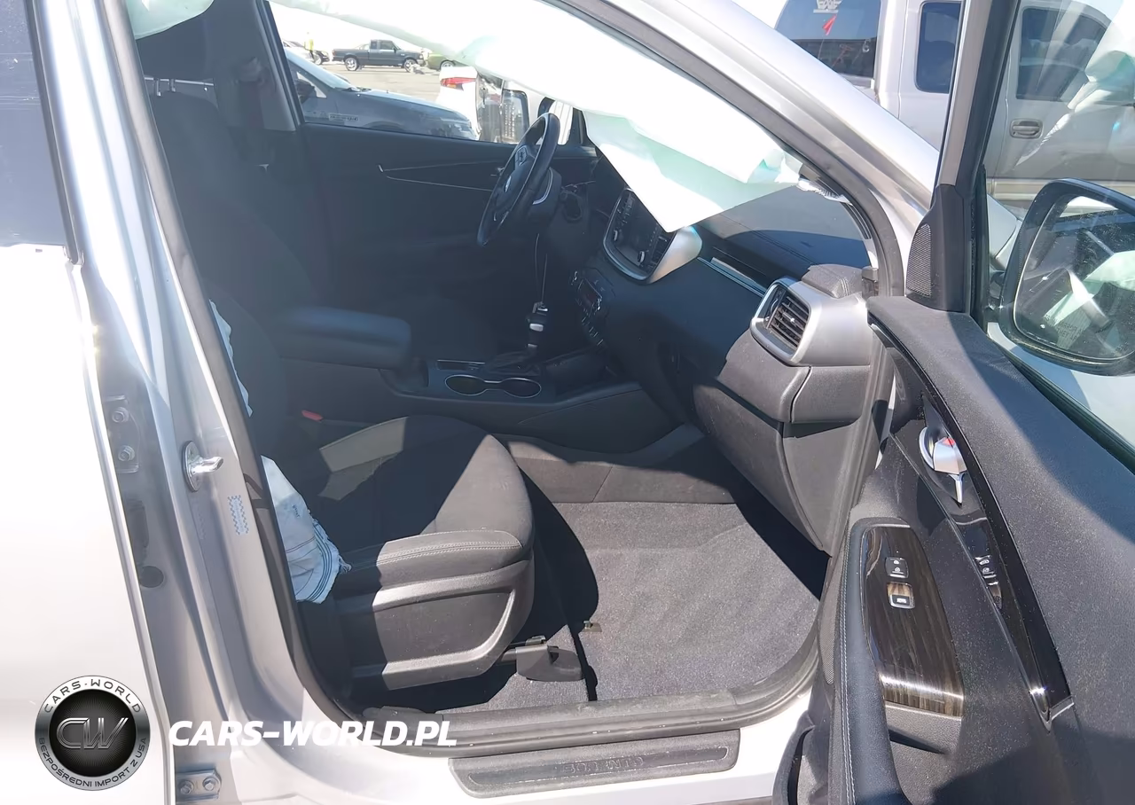2020 Kia Sorento 3.3L S VIN:5XYPG4A55LG693870 - 5