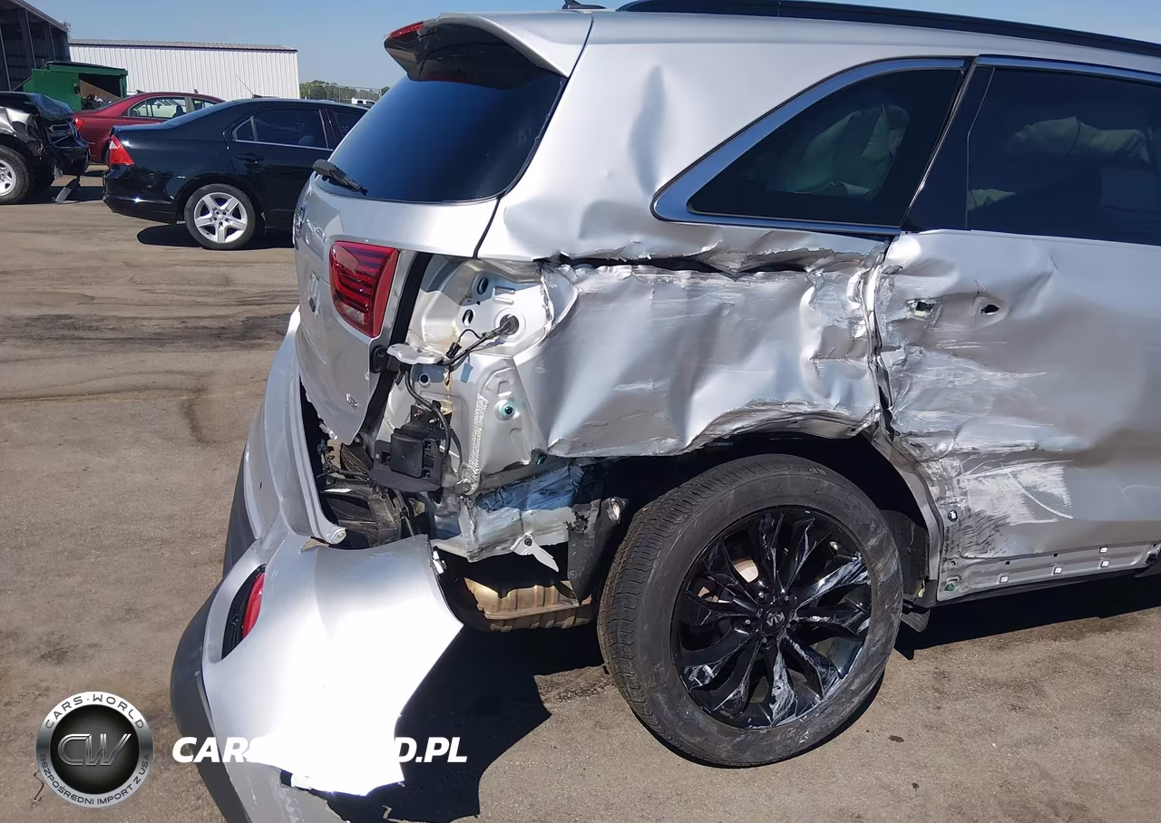 2020 Kia Sorento 3.3L S VIN:5XYPG4A55LG693870 - 6