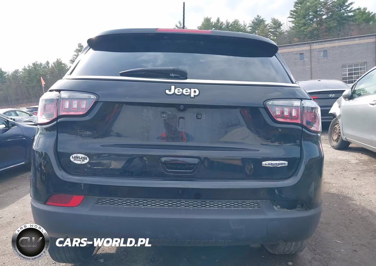 2018 Jeep Compass Latitude 4X4 VIN:3C4NJDBB4JT434838 - 17