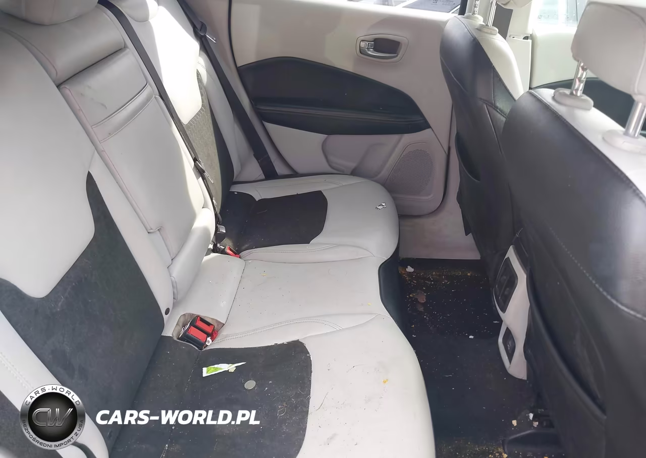 2018 Jeep Compass Latitude 4X4 VIN:3C4NJDBB4JT434838 - 8