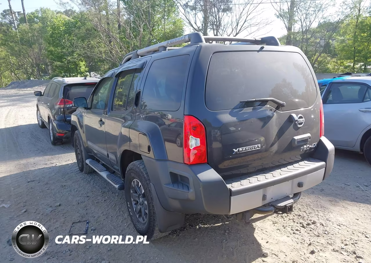 2015 Nissan Xterra Pro-4X VIN:5N1AN0NW6FN660439 - 3