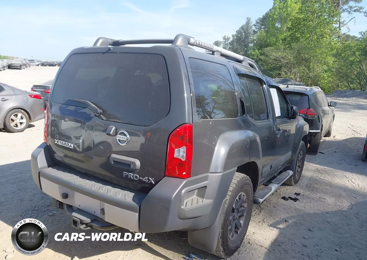 2015 Nissan Xterra Pro-4X VIN:5N1AN0NW6FN660439 - 4