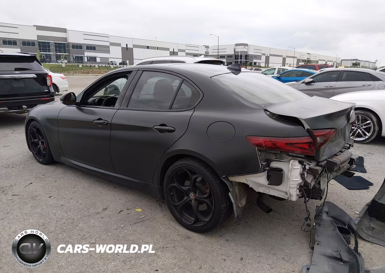2018 Alfa Romeo Giulia Ti Sport Rwd VIN:ZARFAECN9J7594727 - 3
