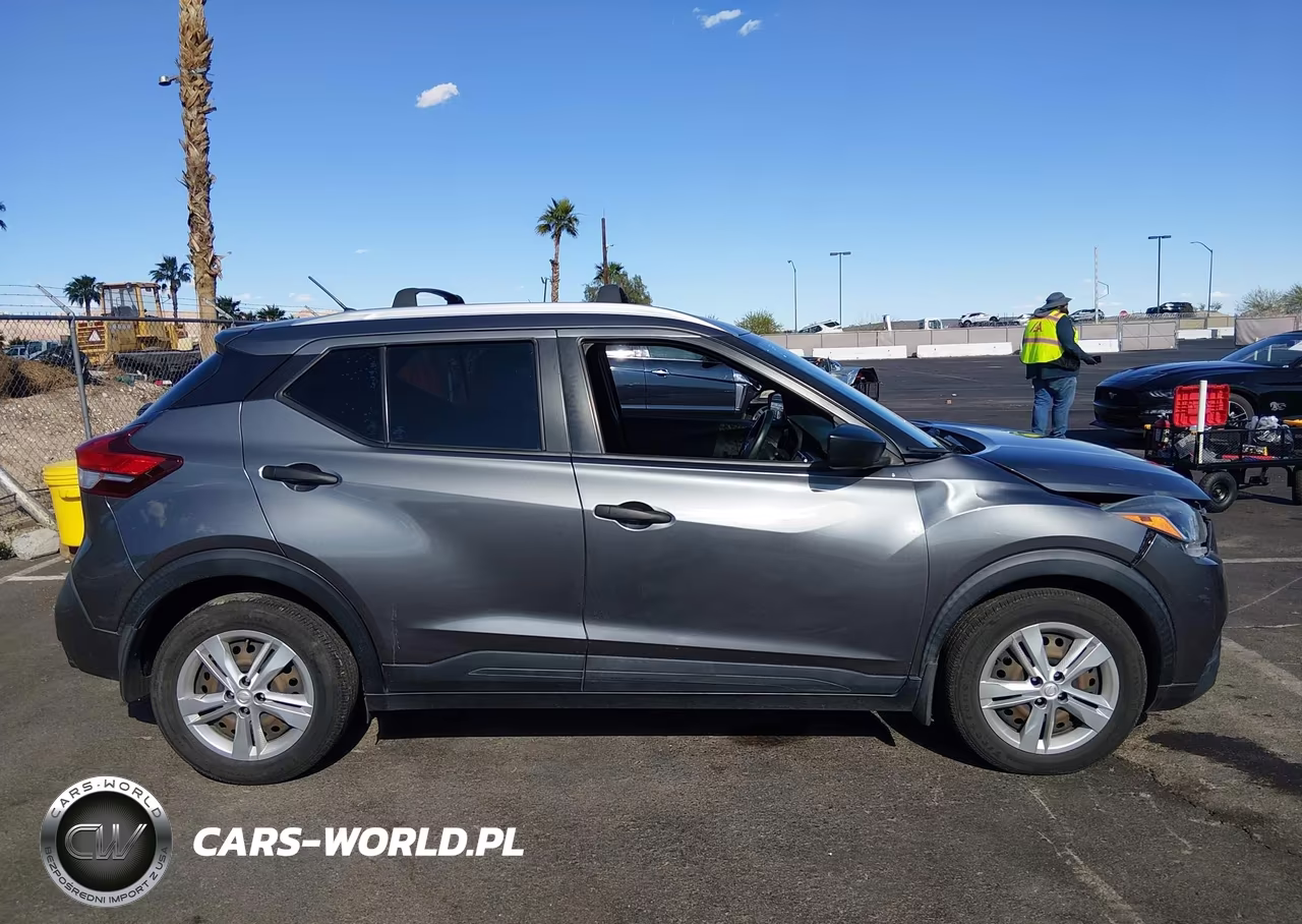 2019 Nissan Kicks S VIN:3N1CP5CU5KL542904 - 13