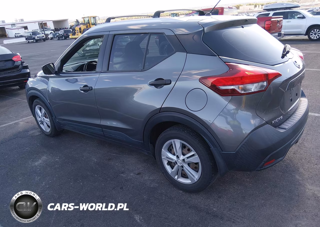 2019 Nissan Kicks S VIN:3N1CP5CU5KL542904 - 3