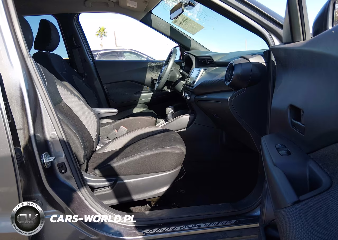 2019 Nissan Kicks S VIN:3N1CP5CU5KL542904 - 5