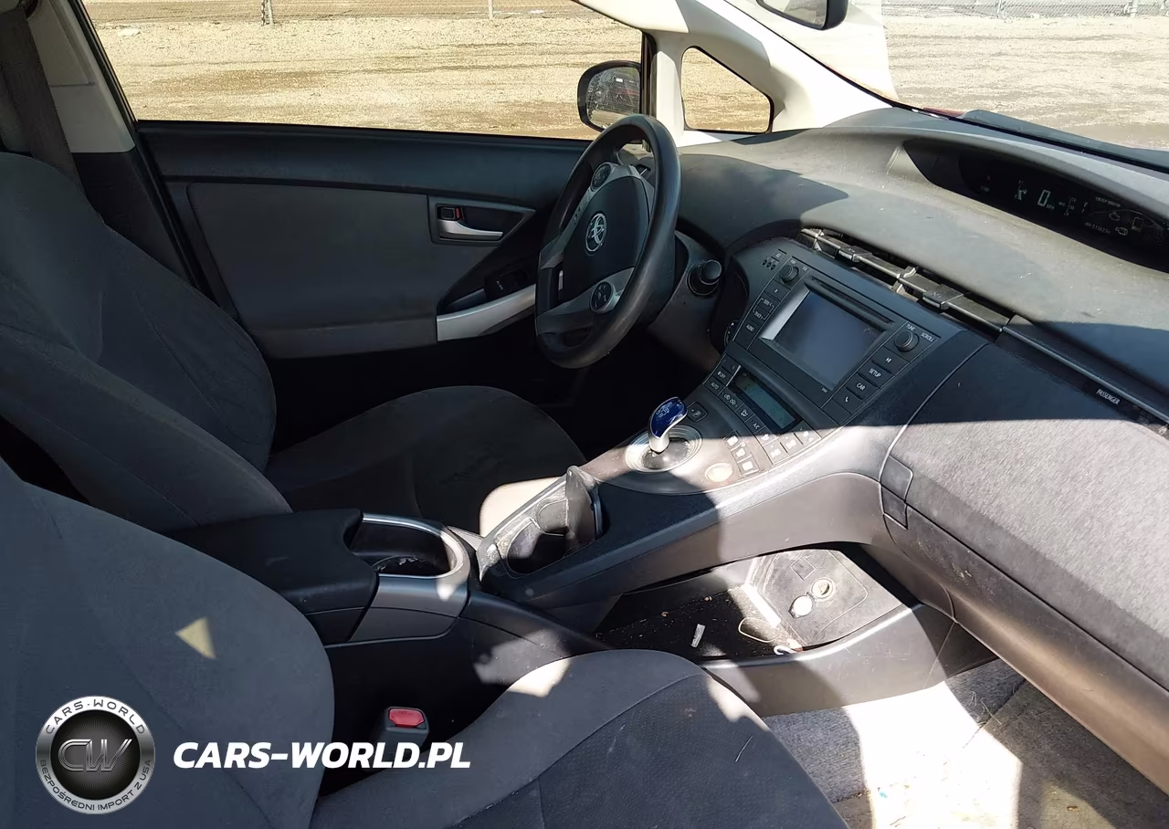 2014 Toyota Prius Two VIN:JTDKN3DUXE1768403 - 5