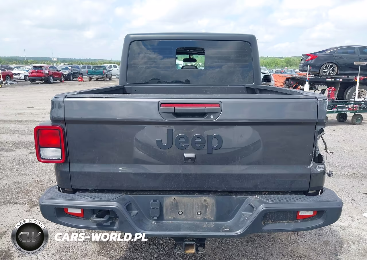 2020 Jeep Gladiator Sport 4X4 VIN:1C6JJTAG6LL201779 - 17