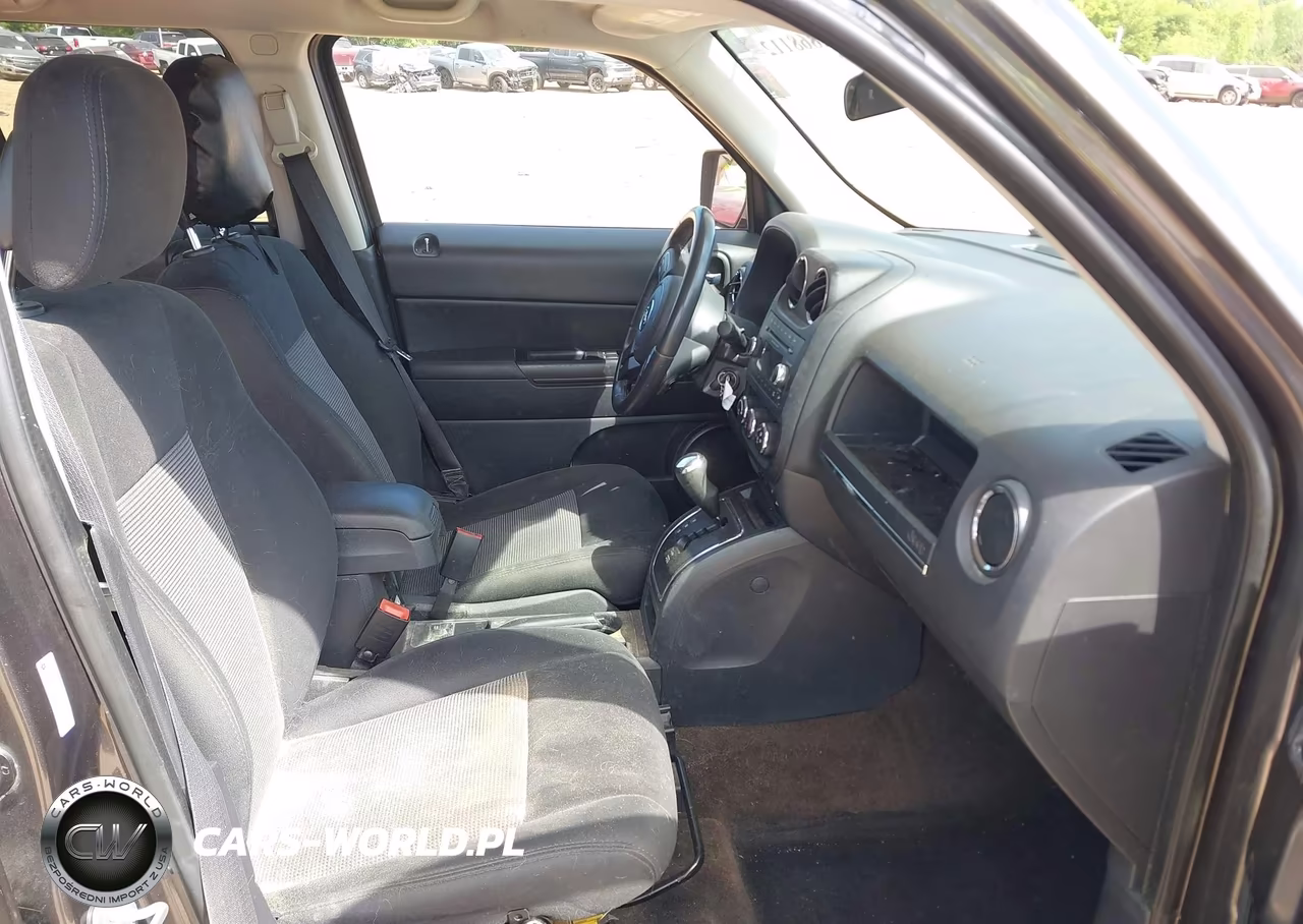 2015 Jeep Patriot Latitude VIN:1C4NJRFB0FD257421 - 5