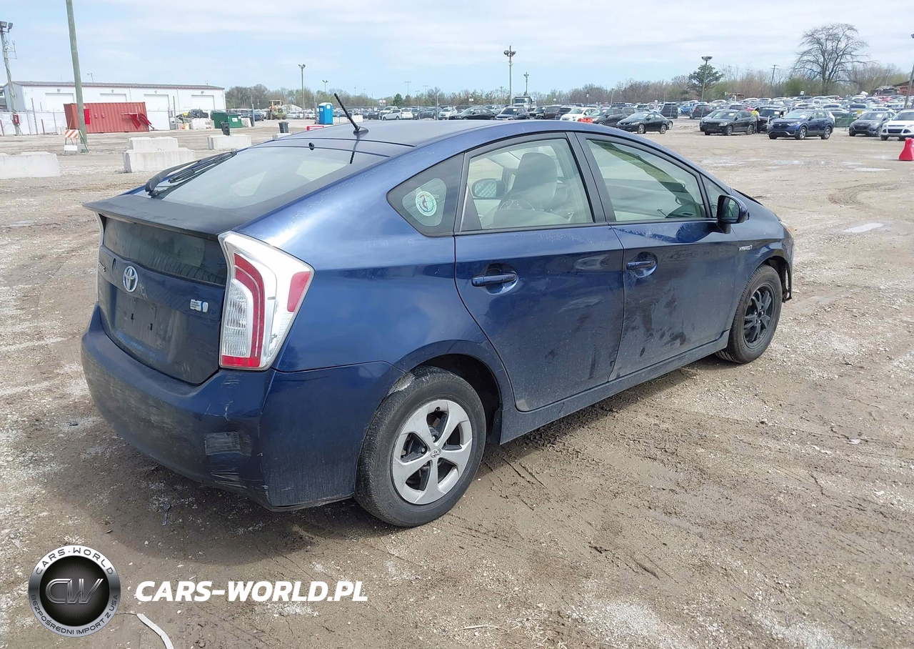 2012 Toyota Prius Two VIN:JTDKN3DUXC1548434 - 4