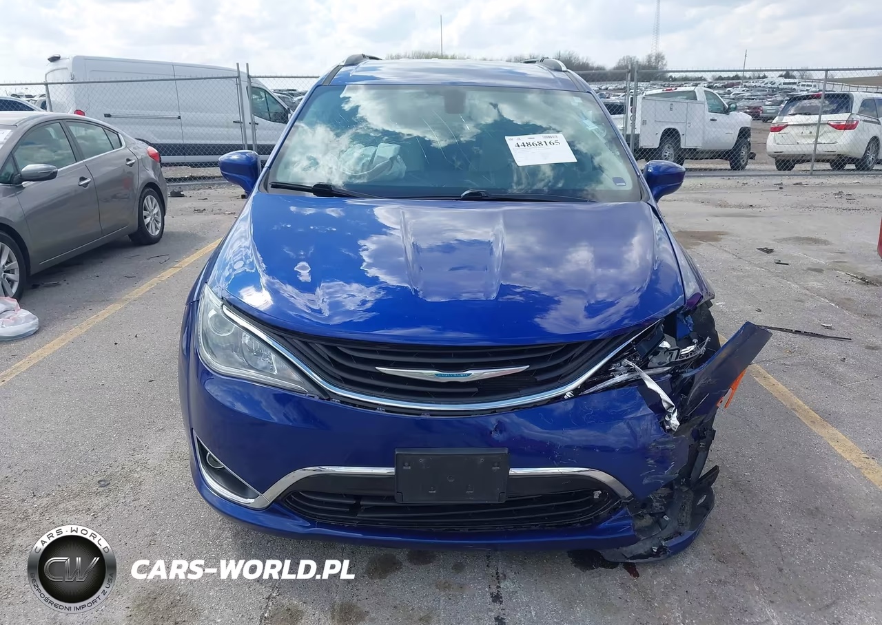 2019 Chrysler Pacifica Hybrid Touring L VIN:2C4RC1L74KR500085 - 12