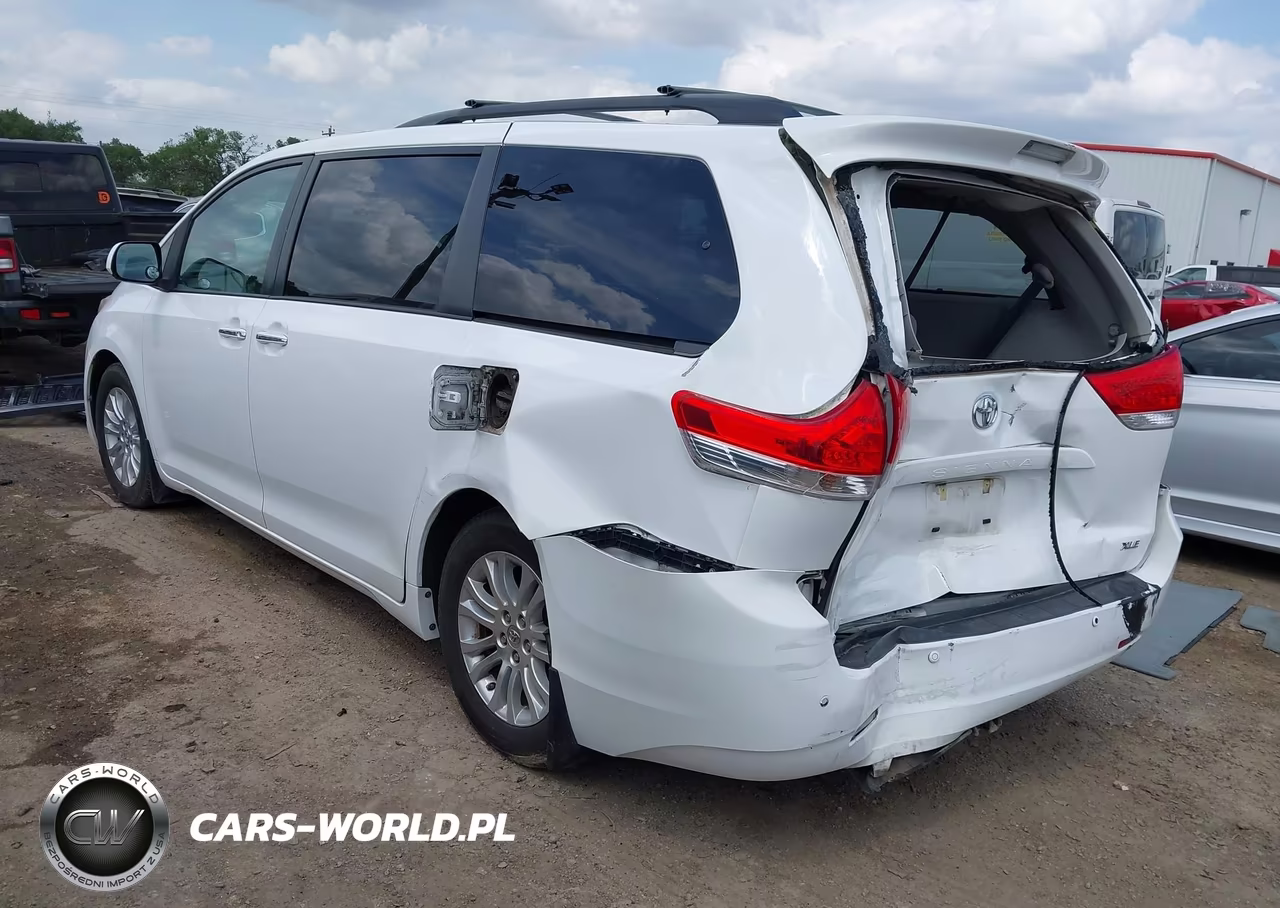 2014 Toyota Sienna Xle V6 8 Passenger VIN:5TDYK3DC5ES507435 - 3