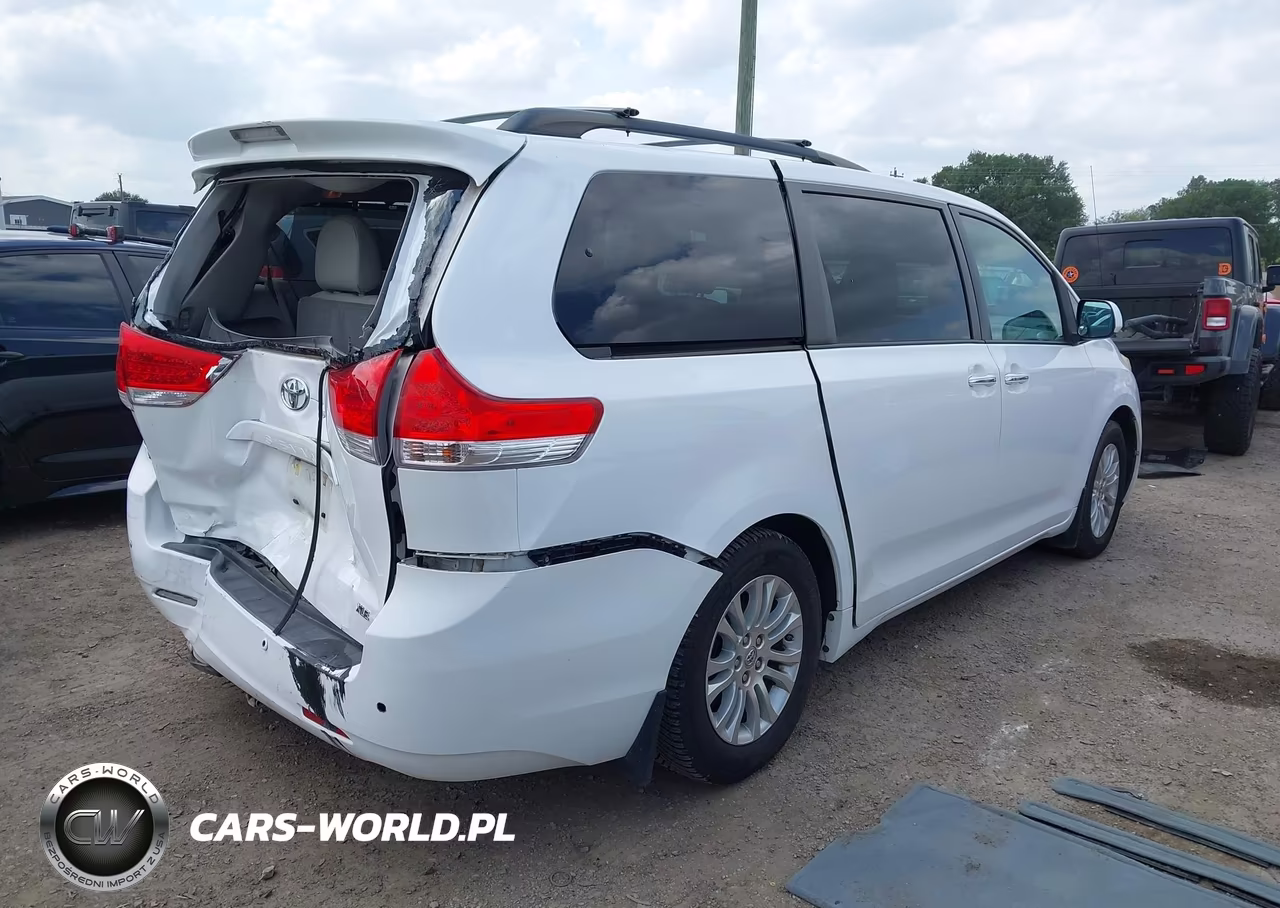 2014 Toyota Sienna Xle V6 8 Passenger VIN:5TDYK3DC5ES507435 - 4