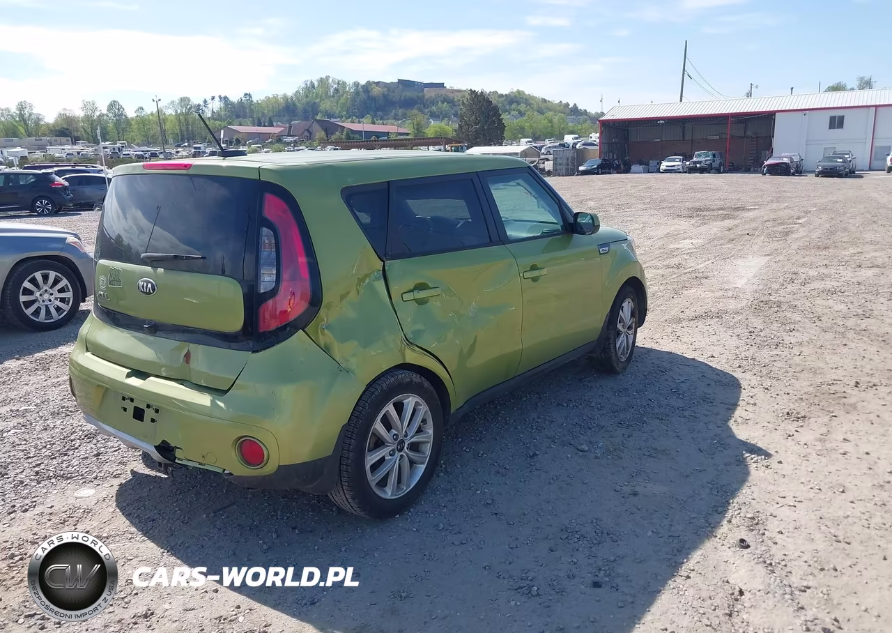 2018 Kia Soul + VIN:KNDJP3A58J7900858 - 4