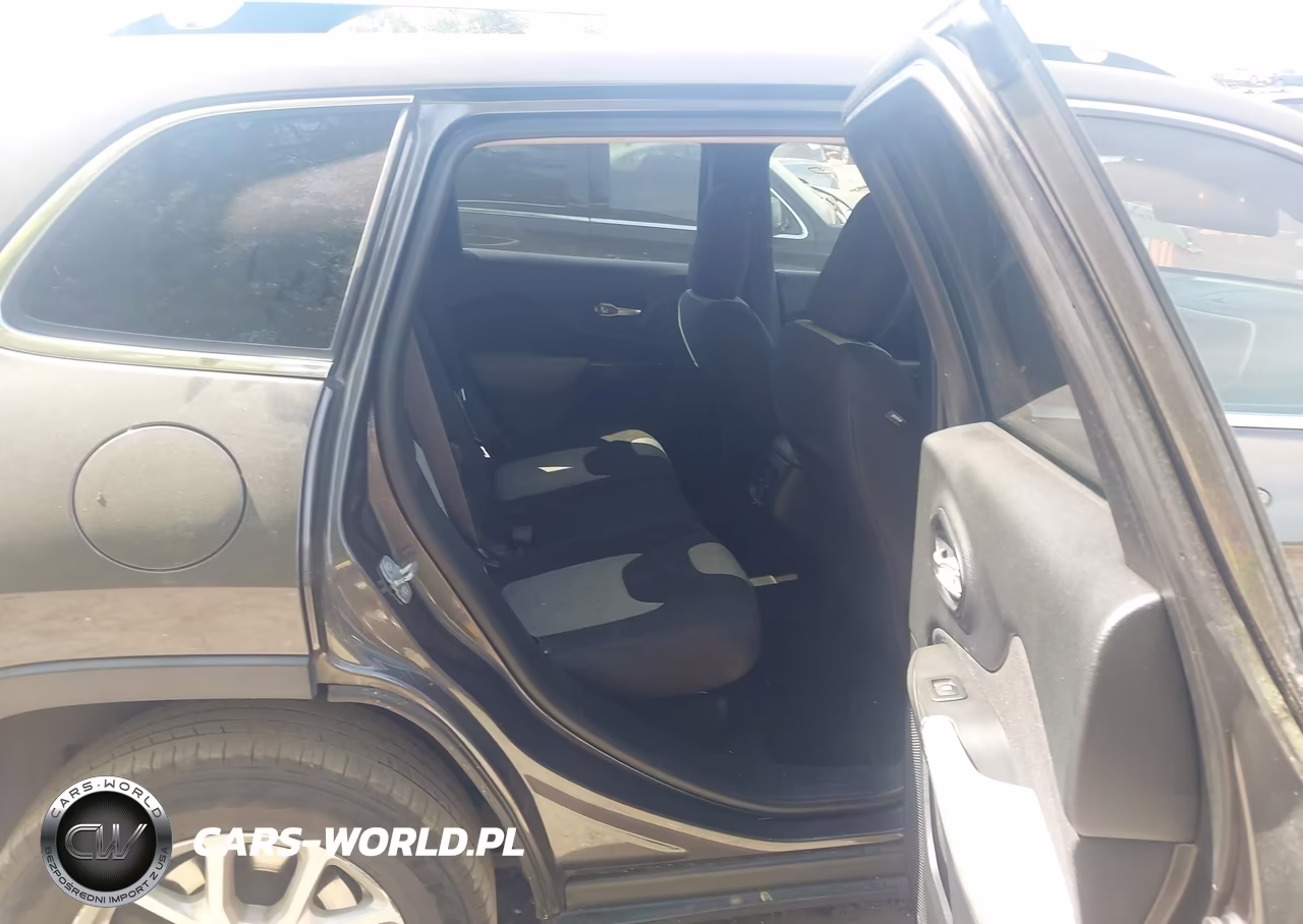 2014 Jeep Cherokee Latitude VIN:1C4PJMCS1EW221031 - 8