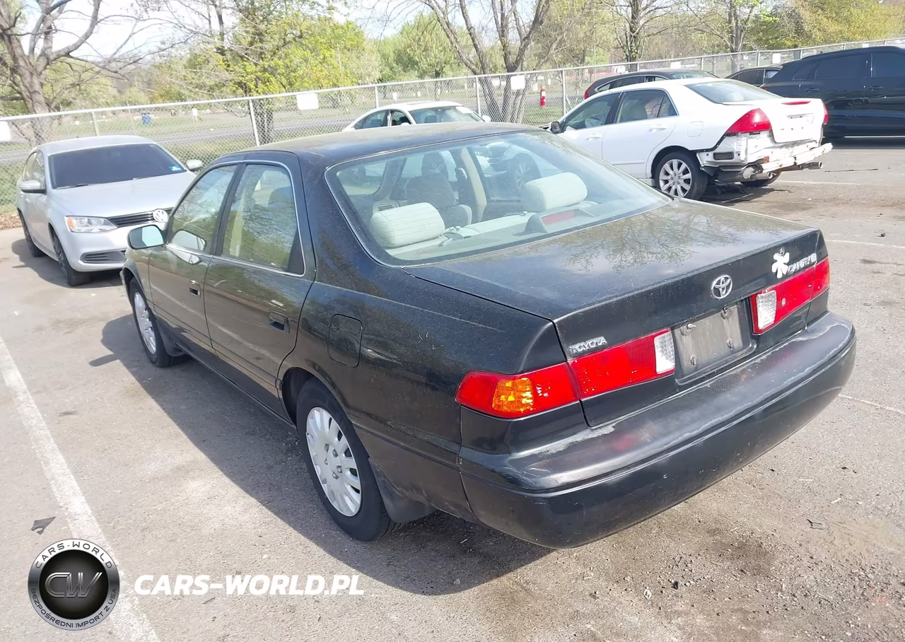 2000 Toyota Camry Le VIN:JT2BG22K8Y0465726 - 3