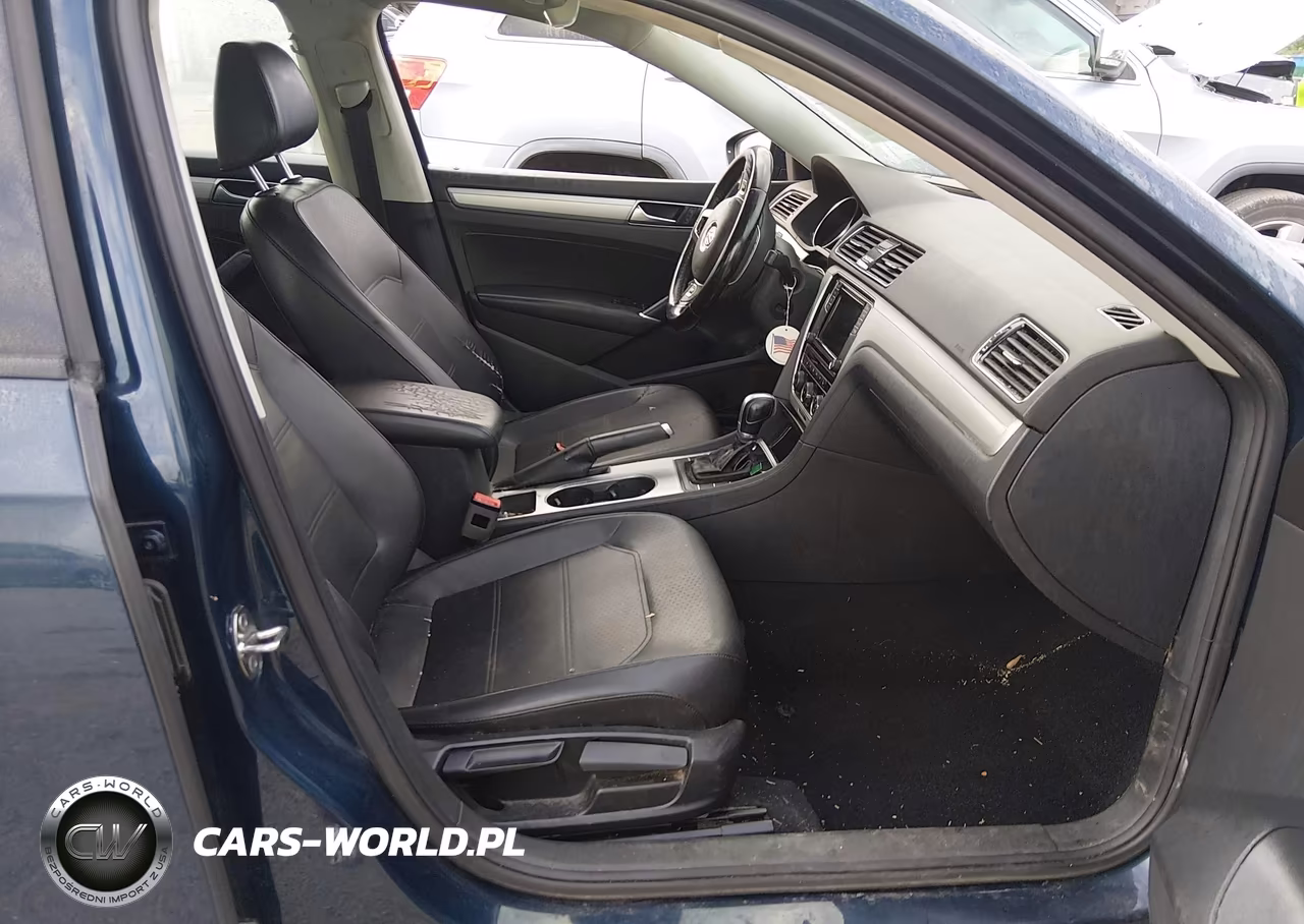 2019 Volkswagen Passat 2.0T Wolfsburg Edition VIN:1VWLA7A30KC013664 - 5