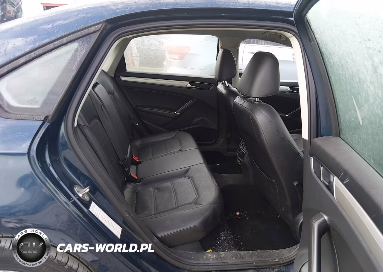 2019 Volkswagen Passat 2.0T Wolfsburg Edition VIN:1VWLA7A30KC013664 - 8