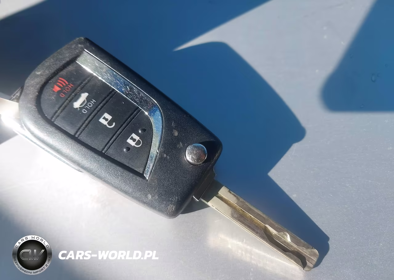 2018 Toyota Camry Le VIN:4T1B11HK0JU651622 - 11