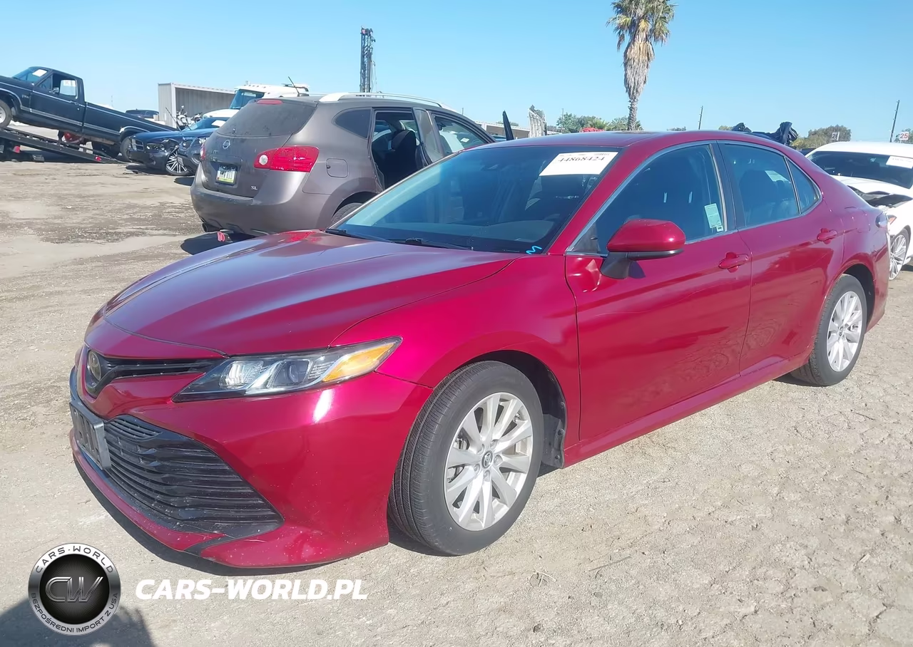 2018 Toyota Camry Le VIN:4T1B11HK0JU651622 - 2
