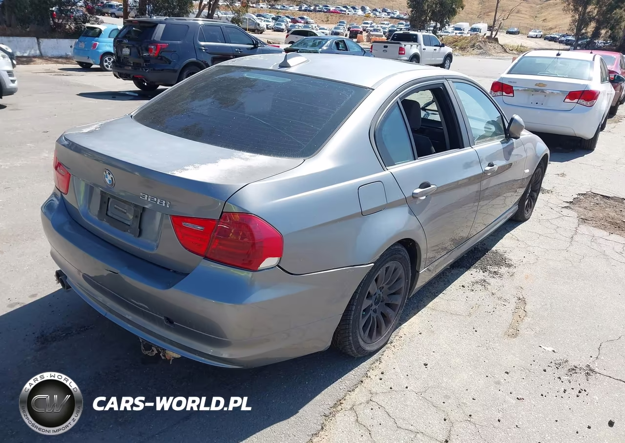 2009 BMW 328I VIN:WBAPH53589A438409 - 4