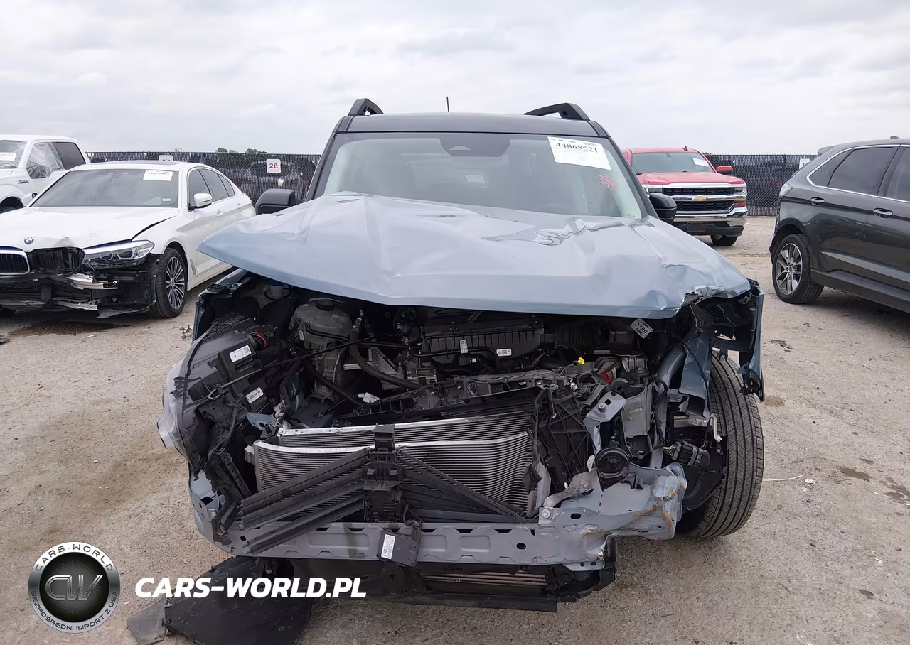 2025 Ford Bronco Sport Outer Banks VIN:3FMCR9CN6SRE27759 - 13
