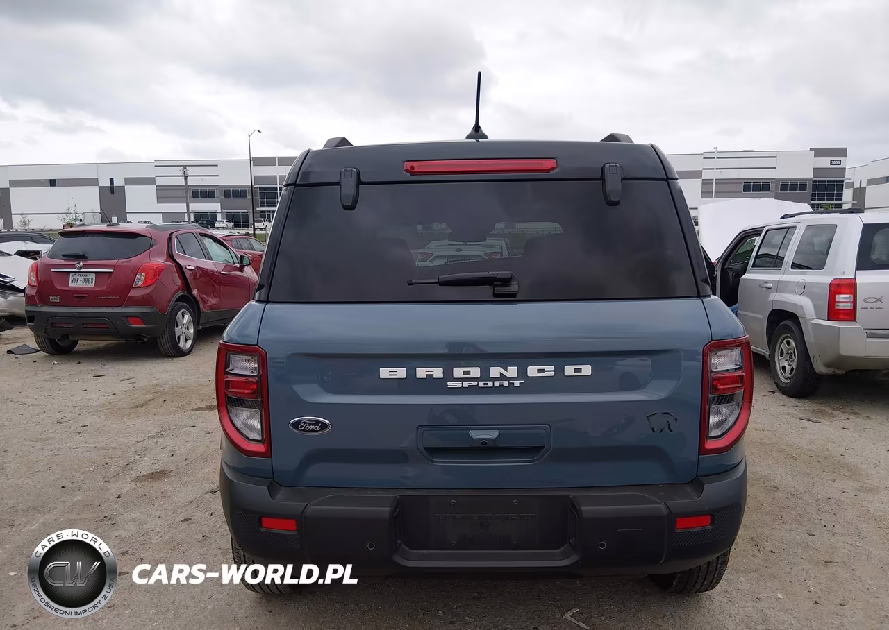 2025 Ford Bronco Sport Outer Banks VIN:3FMCR9CN6SRE27759 - 17