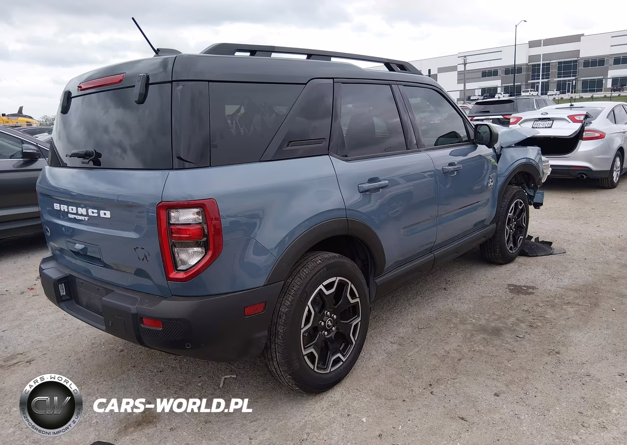 2025 Ford Bronco Sport Outer Banks VIN:3FMCR9CN6SRE27759 - 4