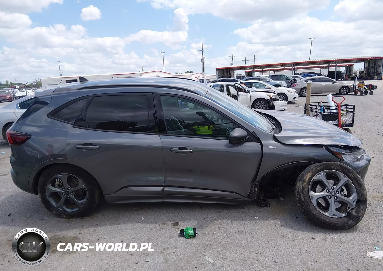 2023 Ford Escape St-Line VIN:1FMCU0MN7PUA60640 - 13