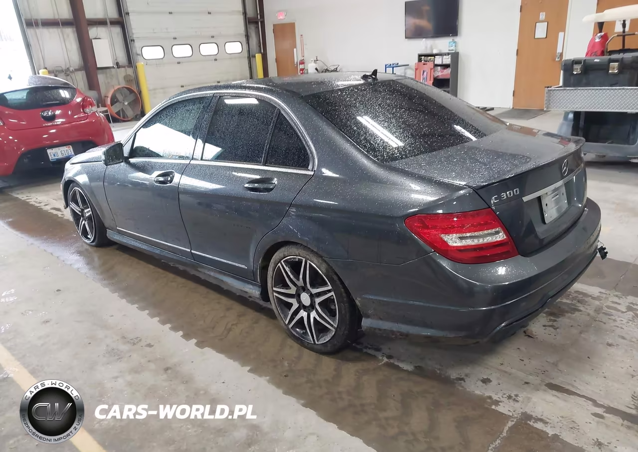 2013 Mercedes-Benz C 300 Sport 4Matic VIN:WDDGF8ABXDA822838 - 3