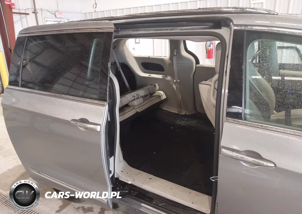 2017 Chrysler Pacifica Limited VIN:2C4RC1GG4HR620214 - 8