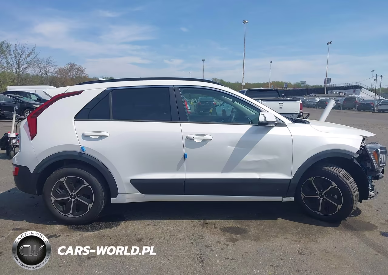 2023 Kia Niro Ex VIN:KNDCR3LE2P5058054 - 13