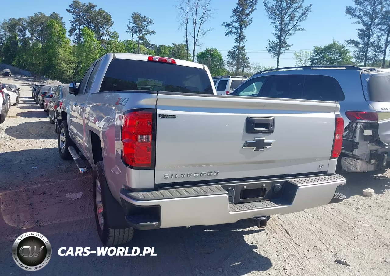 2018 Chevrolet Silverado 1500 2Lt VIN:1GCVKREC1JZ337474 - 3