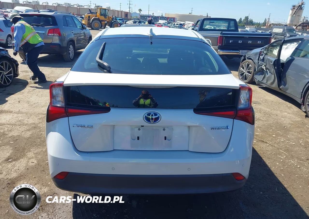 2021 Toyota Prius Le VIN:JTDKAMFU0M3139587 - 16