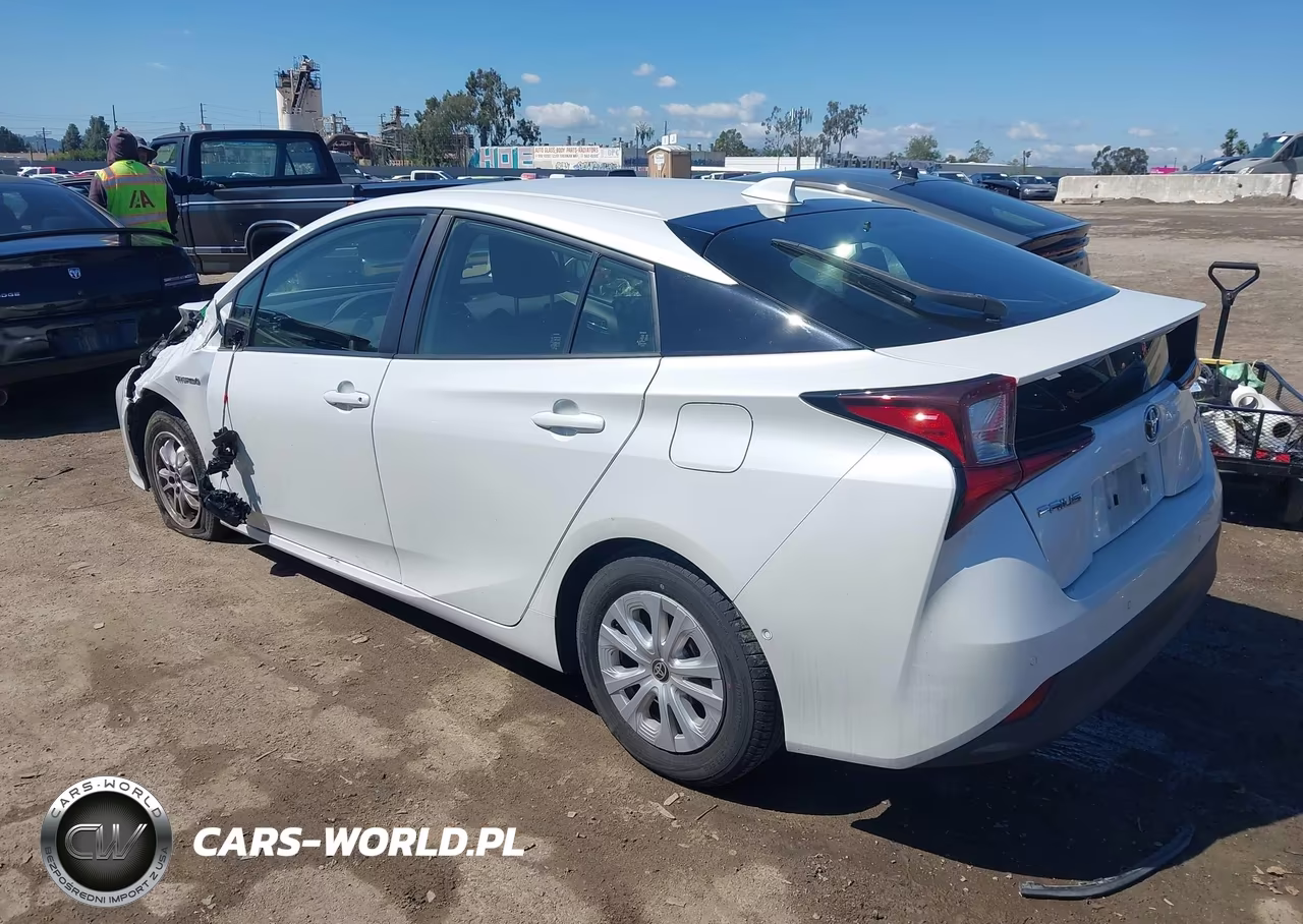 2021 Toyota Prius Le VIN:JTDKAMFU0M3139587 - 3