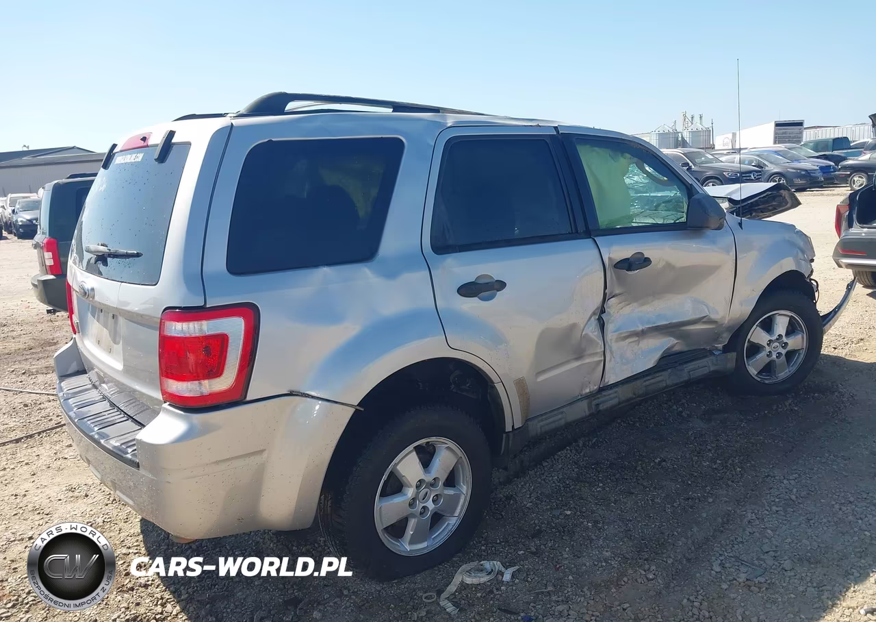 2009 Ford Escape Xlt VIN:1FMCU03709KD15730 - 4