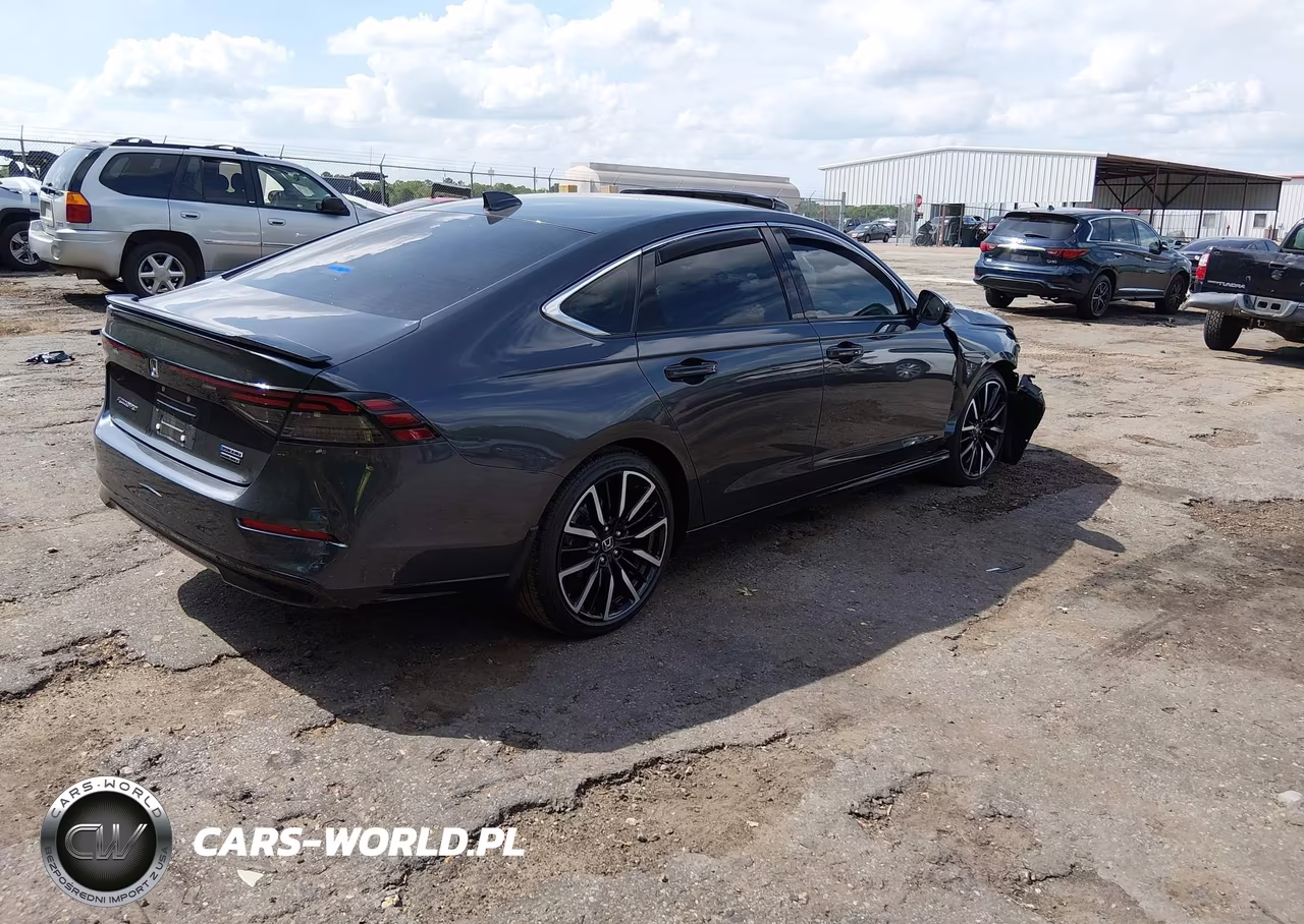 2024 Honda Accord Hybrid Touring VIN:1HGCY2F8XRA034065 - 4