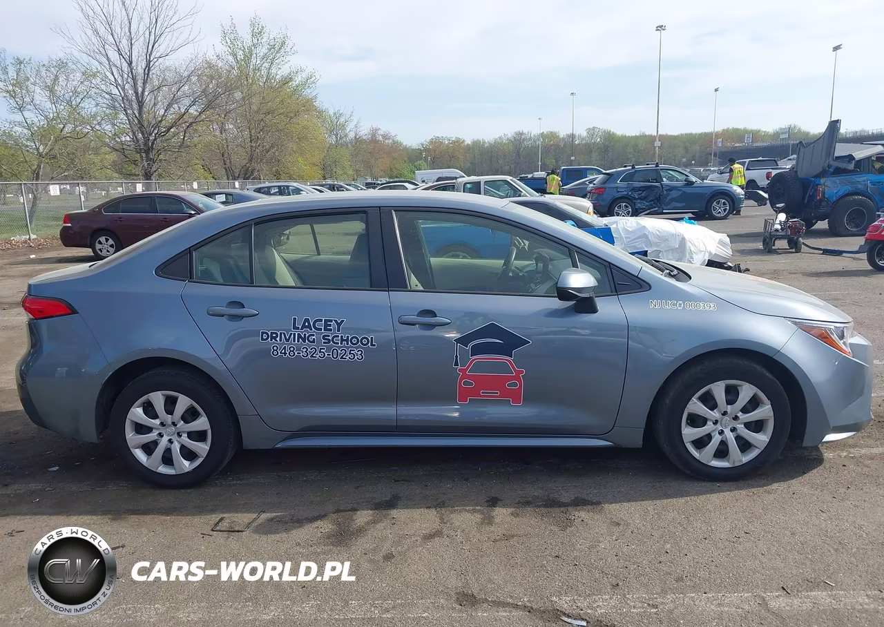 2024 Toyota Corolla Le VIN:JTDB4MEE4R3017632 - 13