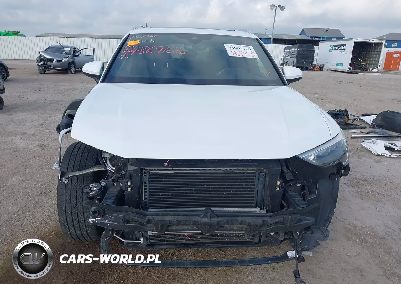 2019 Audi Q3 2.0T S Line Premium VIN:WA1DECF30K1082258 - 13