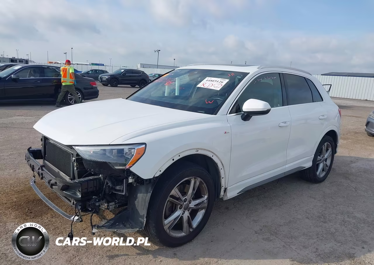 2019 Audi Q3 2.0T S Line Premium VIN:WA1DECF30K1082258 - 2