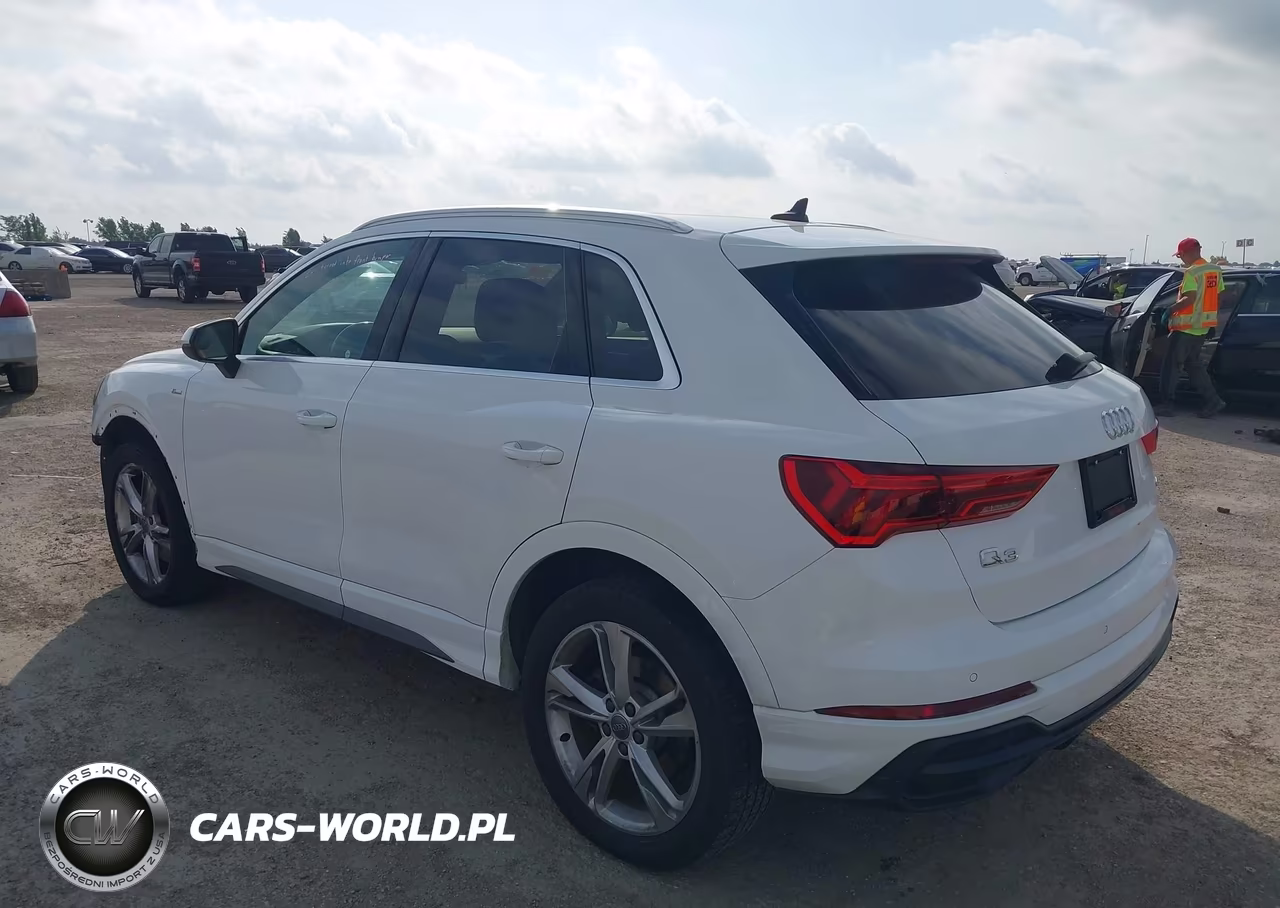 2019 Audi Q3 2.0T S Line Premium VIN:WA1DECF30K1082258 - 3