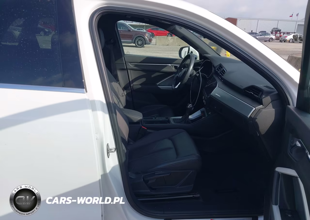 2019 Audi Q3 2.0T S Line Premium VIN:WA1DECF30K1082258 - 5