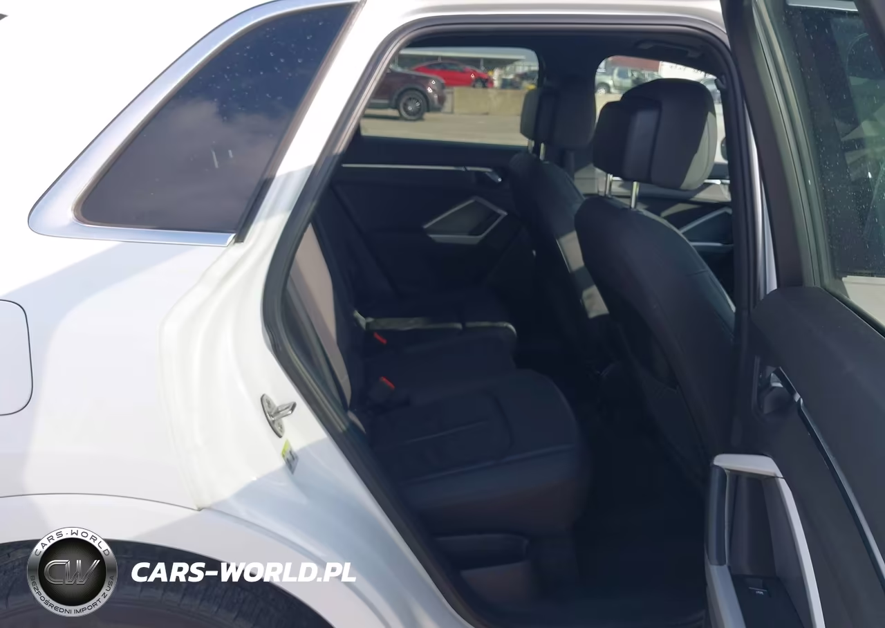 2019 Audi Q3 2.0T S Line Premium VIN:WA1DECF30K1082258 - 8